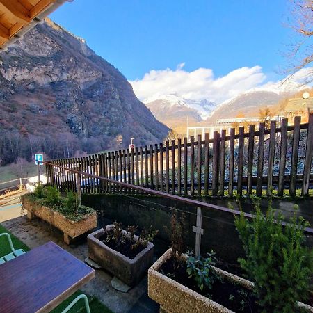 Kunstplanet Im Herzen Der Alpen Am Planetenweg Visp Eksteriør billede